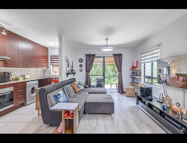 2 BEDROOM APARTMENT FOR SALE IN JACKAL CREEK GOLF ESTATE